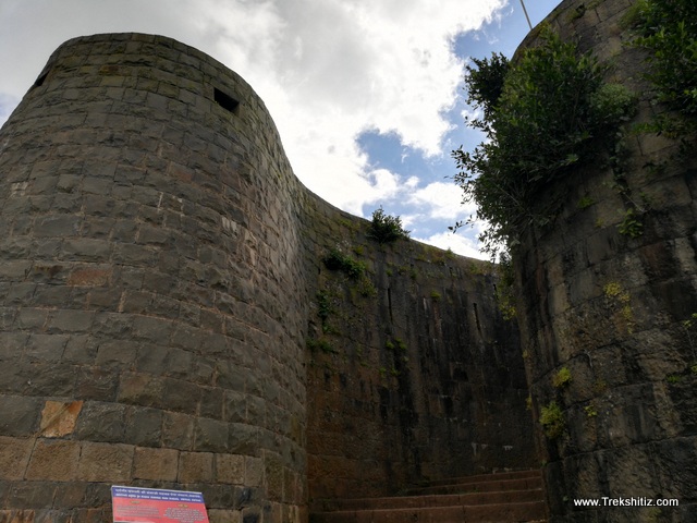 Gomukhi Entrance of Rajhansgad (Yellur Fort)